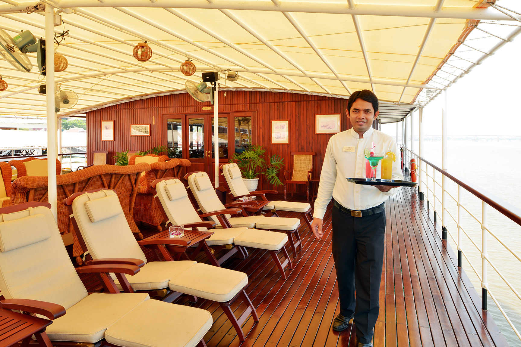 Pandaw RV Bassac Lounge 2.jpg